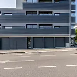 Nomad's Lux - 2bdr & Parking Flores Square Porto