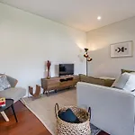 Nomad's Lux - 2bdr & Parking Flores Square