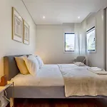 Διαμέρισμα Nomad's Lux - 2bdr & Parking Flores Square *