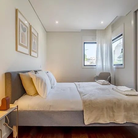 Nomad's Lux - 2bdr & Parking Flores Square