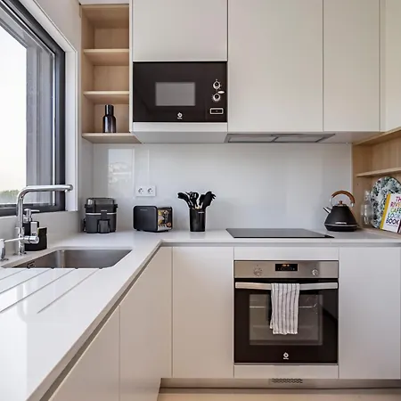 Nomad's Lux - 2bdr & Parking Flores Square