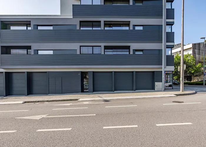 Nomad's Lux - 2bdr & Parking Flores Square Porto