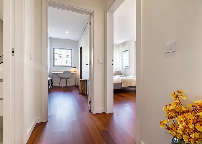 Nomad's Lux - 2bdr & Parking Flores Square *