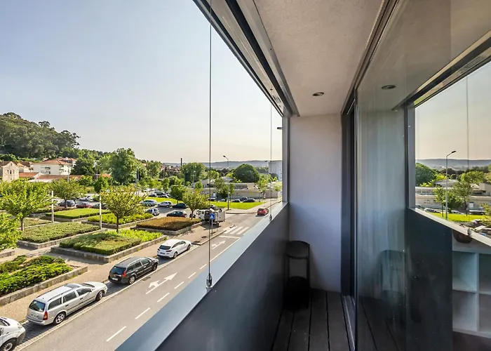 Nomad's Lux - 2bdr & Parking Flores Square Apartman