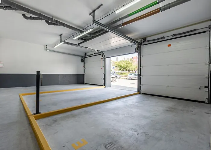 Lejlighed Nomad's Lux - 2bdr & Parking Flores Square *