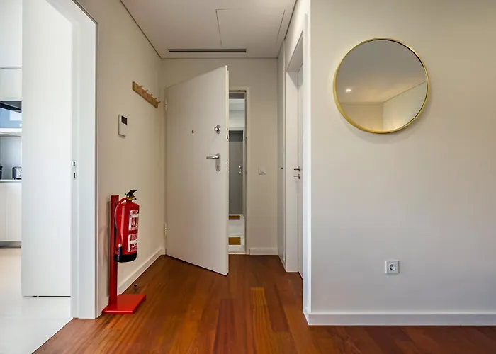 Lejlighed Nomad's Lux - 2bdr & Parking Flores Square *