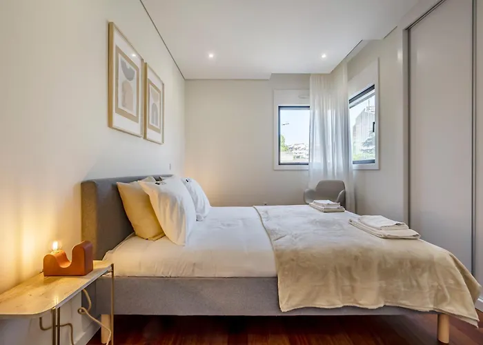 Lejlighed Nomad's Lux - 2bdr & Parking Flores Square *